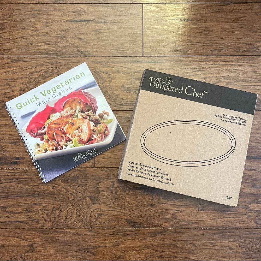 BNIB Personal Size Round Stone + Cookbook